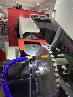 Твердая CNC TCT пиломашина для шлифовки лезвия полностью автоматическая шлифовка